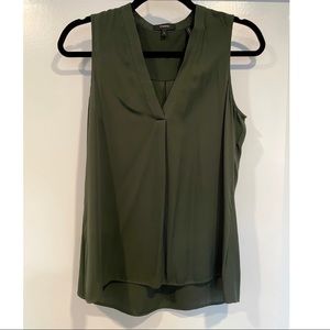 Theory Jamissa Sheen Sleevless Blouse in Forest Green - Size S